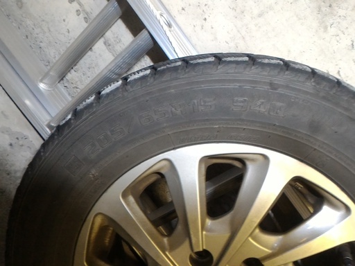 スタッドレスタイヤ205/65R15(ホイール付)