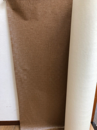 シックな茶系クロス