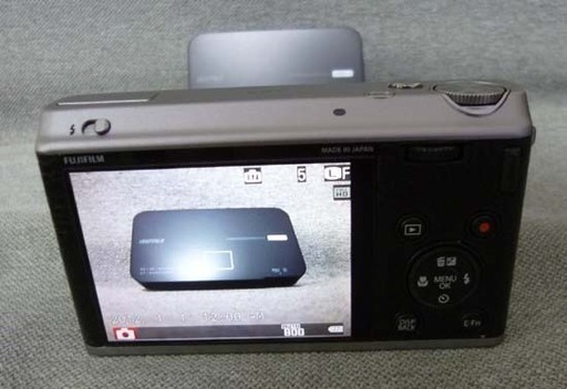 値下げしました！ 美品 富士フィルム FUJIFILM XF 1 プレミアムコンパクトデジタルカメラ ブラック 64GB SDカード・ミニ三脚・カードリーダー付 札幌 中央区