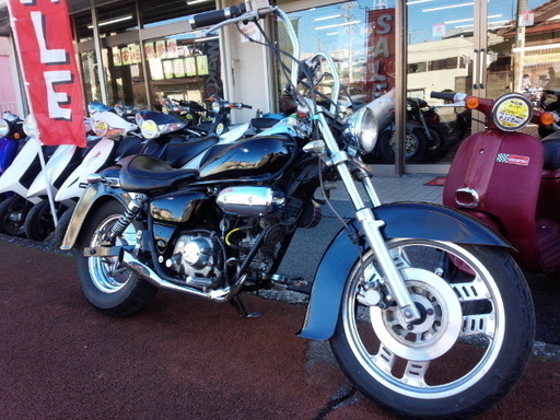 NO.3001　マグナ５０ （ＭＡＧＮＡ）　４サイクル クラッチ付き４速ミッション　ディープフェンダー　排気量刻印無　ブラック　☆彡