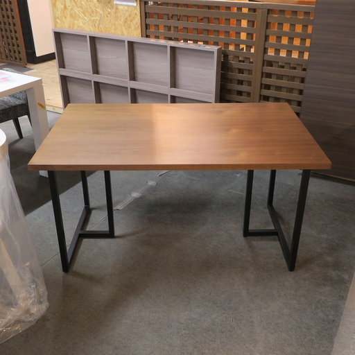 売り切れました2-2 【お新古市場】 軽トラック2時間貸出し無料！！【新古品】 【展示品】 ROCKSTONE（ロックストーン） HOUJYO PM666 W1300 ダイニングテーブル 木目調ブラウン