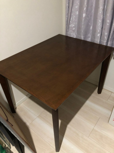 【値下げしました】ダークブラウンのダイニングテーブル