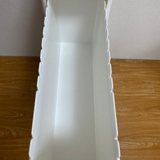 細めな、キッチンとかの隙間に置けるカラーボックスの画像