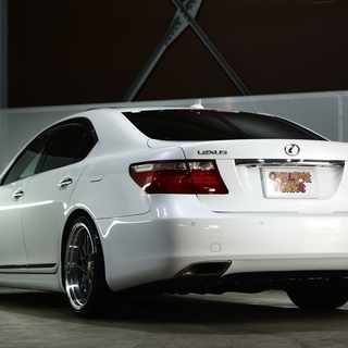 【車検２年付】  レクサス LS460 バージョンS Iパッケージ 社外20アルミ/ローダウン/サンルーフ☆自社ローン・オートローン全国対応の画像