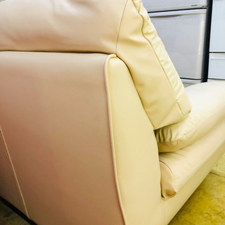 値下げ🤩早い者勝ち😡大きめの白に近いベージュ系◆1人掛け　ソファ◆入荷しました♪ゆったりサイズ◆幅110ｃｍ×奥行90ｃｍ×高さ86ｃｍの画像