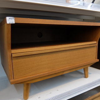 ウニコのテレビボード、アルベロになります。