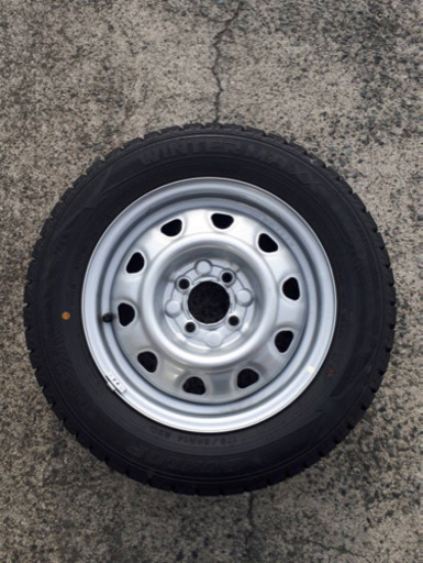 スタットレスタイヤ 175/65R14