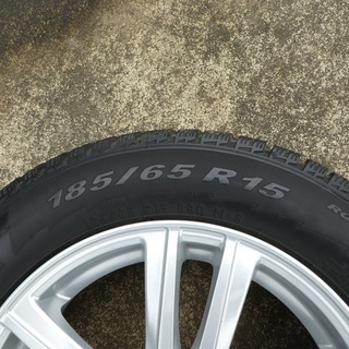 ピレリ　スタッドレス　185/65/R15の画像