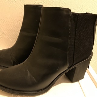 H&Mのブーツ２足の画像