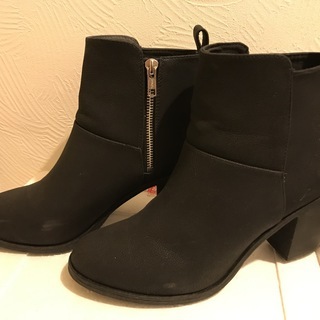 H&Mのブーツ２足の画像