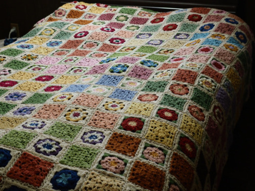 ハンドメイド  ウール100% モチーフマルチカバー