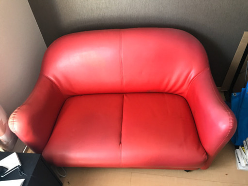 真っ赤なソファー