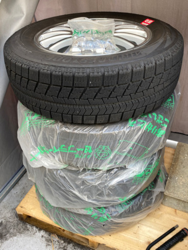 ブリジストン 195/65R15 スタッドレスタイヤ、ホイール4本セット