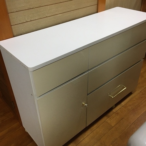 食器棚　取りに来られる方