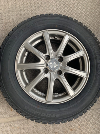 スタッドレスタイヤ( YOKOHAMA ice GUARD iG30)美品溝あり