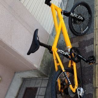 美品☆Cannondale HOOLIGAN 20吋ミニベロ ディスクブレーキ/アルミ/8speed/マンゴイエローの画像