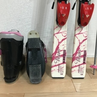 8、ジュニアスキー4点セット（板130㎝靴24㎝）の画像