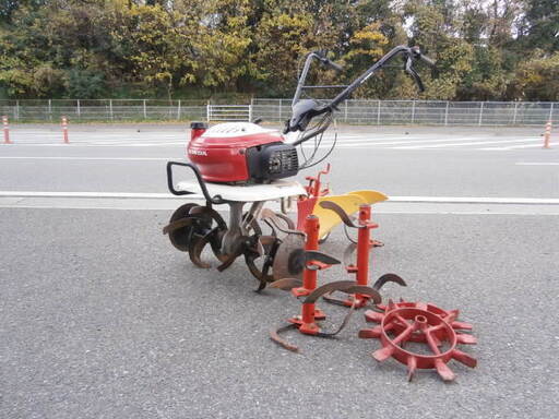 販売中 中古品 ホンダ 農用トラクター 管理機 Holiday FH220 4st 最大出力2.4馬力 うねたて、替刃、車輪付き
