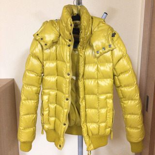 AKM x DUVETICA ダウンジャケット マスタード Sサイズ AKM x DUVETICA ダウンジャケット マスタード Sサイズ