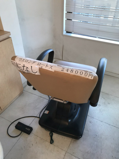 価格変更しました。美容室什器まとめて1万円です