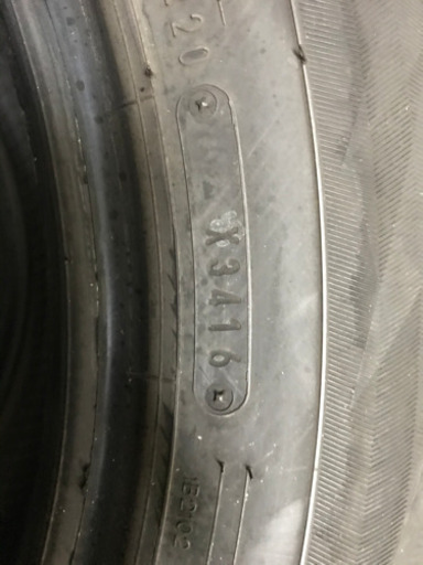 スタッドレスタイヤ　205/60R16