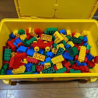  LEGO Duploブロックx368、およびストレージバス