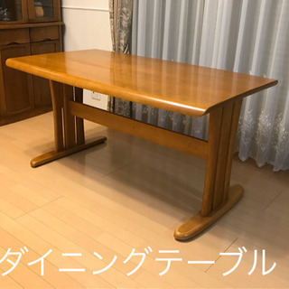 ダイニングテーブル　4人用