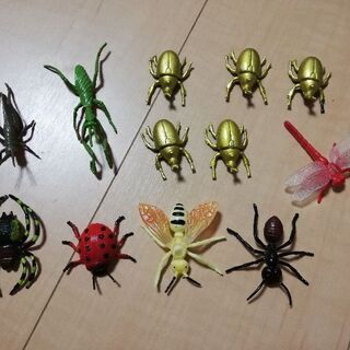 昆虫フィギュアの画像