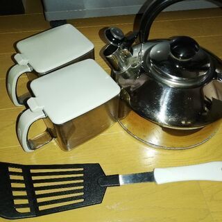 やかん（ケトル）・塩とシュガーケース他