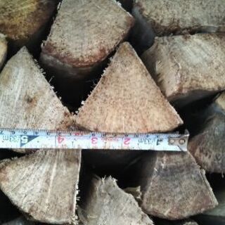 広葉樹ブナの薪！丸１年乾燥。長さ３５cm程度。含水率１８％程度。茨城県潮来市。の画像