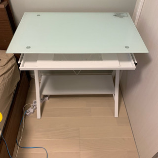 無料 ガラス製パソコンデスク