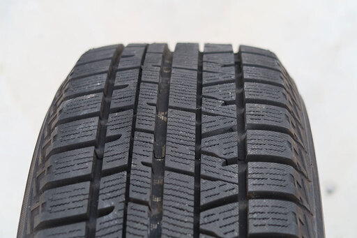 値下げしました！　新しい！　スタッドレスタイヤ4本　175/65R15 フィットシャトル用
