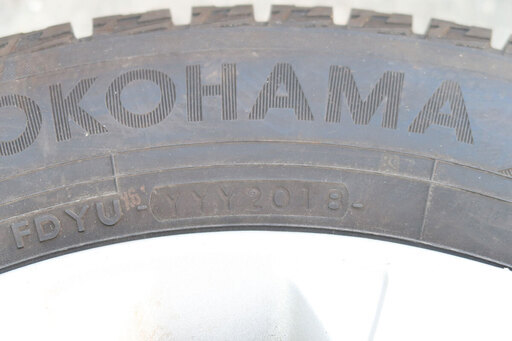 値下げしました！　新しい！　スタッドレスタイヤ4本　175/65R15 フィットシャトル用