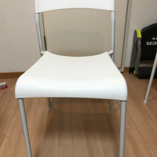 白椅子