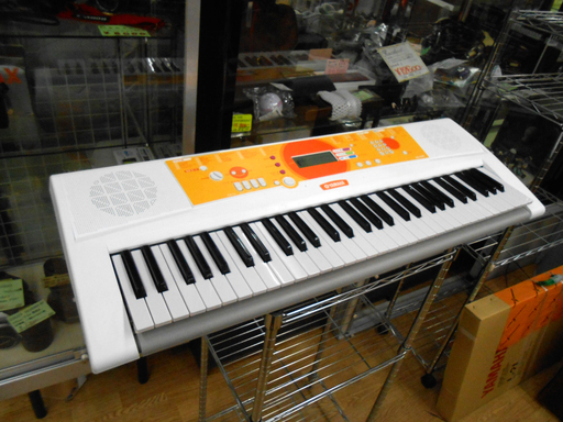 YAMAHA 電子キーボード EZ-J210 61鍵盤 ポータブルキーボード ピアノ スタンド付き 61鍵盤 ヤマハ    ☆ PayPay(ペイペイ)決済可能 ☆ 札幌市 清田区 平岡