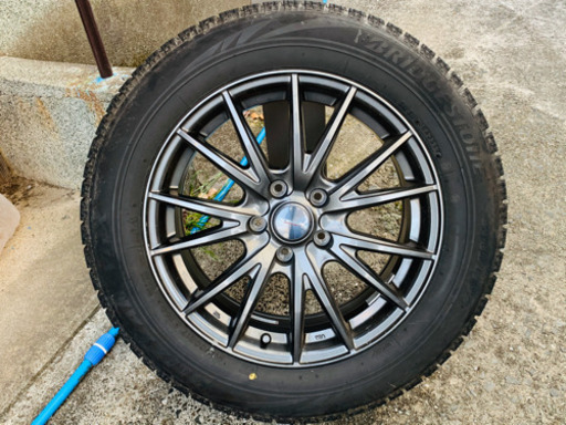 215/60R17 スタッドレスタイヤホイール4本　セット　17年製
