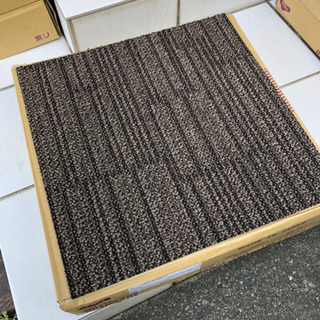 新品未使用　東リ　タイルカーペット（1ケース）