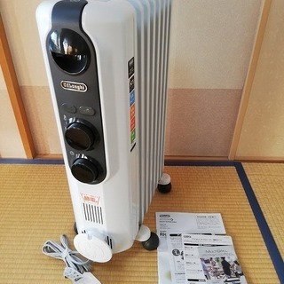 ■最新■DeLonghi デロンギ アミカルド オイルヒーター 1200W 8～10畳 RHJ35M0812-DG