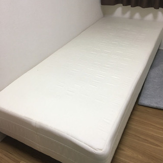 シングルベッド 足付き 新品の画像