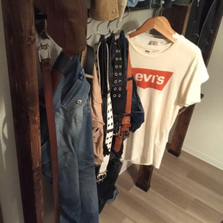 オーダーハンドメイド ブルックリン調ハンガーラック棚付き ジモティ価格の画像