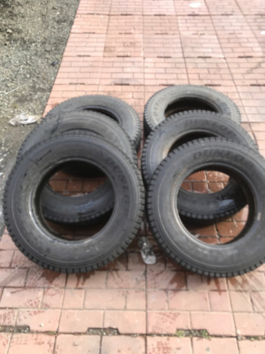 トラック　チューブレスタイヤ６本セット