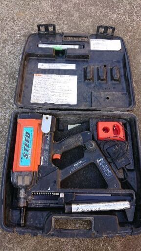 トラックファーストガス式鋲打機