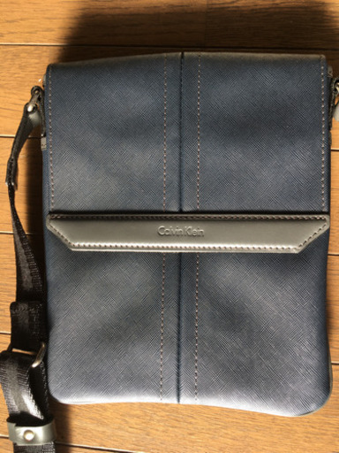 【新品未使用】カルバンクライン　肩掛けポーチ