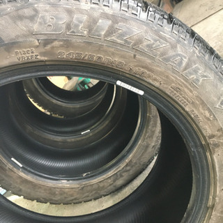 値下げしました。ブリザックVRX 245/50r18  日産フーガで使用の画像