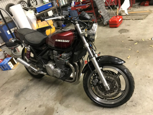 ゼファー400赤/黒