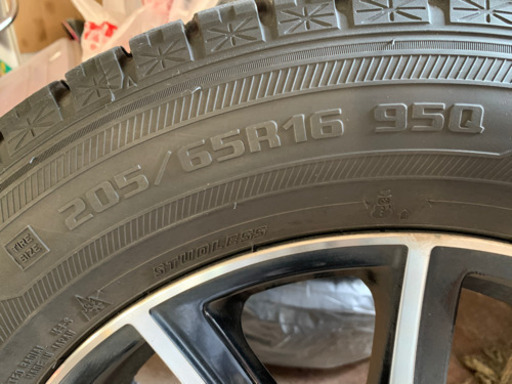 ワンシーズン使用スタッドレス4本セット