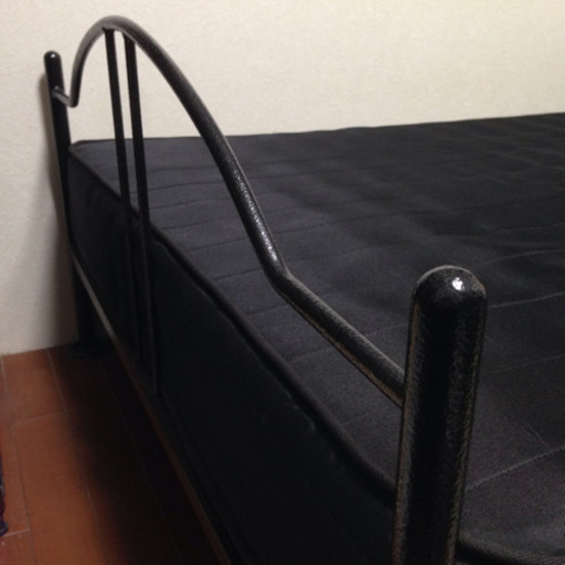 ★ モダンなシングルベッド 丈夫なタイプ マット付き