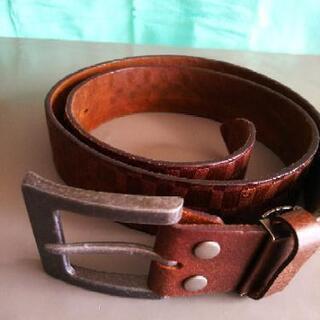 型押しメンズベルトの画像