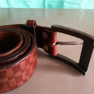 型押しメンズベルトの画像