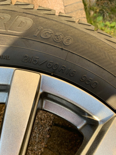 スタッドレスタイヤ　ホイールセット　215/60R16